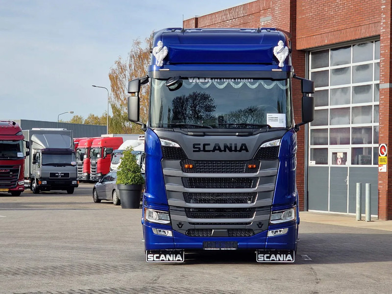 Scania 660S V8 NGS Highline 4x2 - Full spec - Retarder - Night Clima - Leather - Led - Full air - New Dashboard - Tractor: foto 2 Scania 660S V8 NGS Highline 4x2 - Full spec - Retarder - Night Clima - Leather - Led - Full air - New Dashboard - Tractor: foto 2