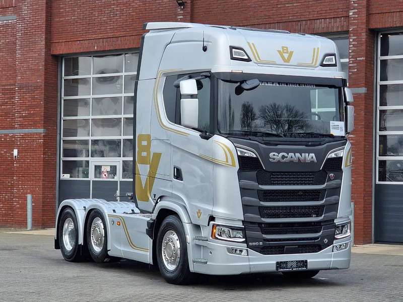 Scania 660S V8 NGS Highline 6x2/4 - New - Full spec - Retarder - Night clima - Led - Leather - Navi - Tractor: foto 1 Scania 660S V8 NGS Highline 6x2/4 - New - Full spec - Retarder - Night clima - Led - Leather - Navi - Tractor: foto 1