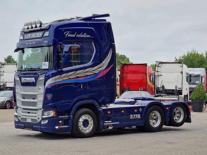 Scania 770S V8 NGS Highline 6x2 - Show truck - Special paint - Custom interior - Retarder - Full air - Night clima - Tractor: foto 3 Scania 770S V8 NGS Highline 6x2 - Show truck - Special paint - Custom interior - Retarder - Full air - Night clima - Tractor: foto 3