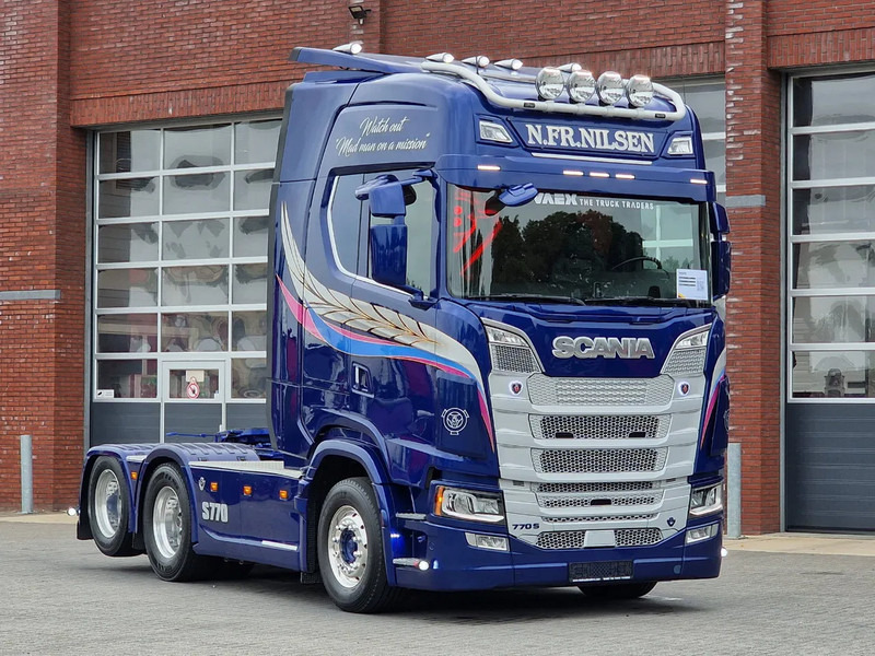 Scania 770S V8 NGS Highline 6x2 - Show truck - Special paint - Custom interior - Retarder - Full air - Night clima - Tractor: foto 1 Scania 770S V8 NGS Highline 6x2 - Show truck - Special paint - Custom interior - Retarder - Full air - Night clima - Tractor: foto 1