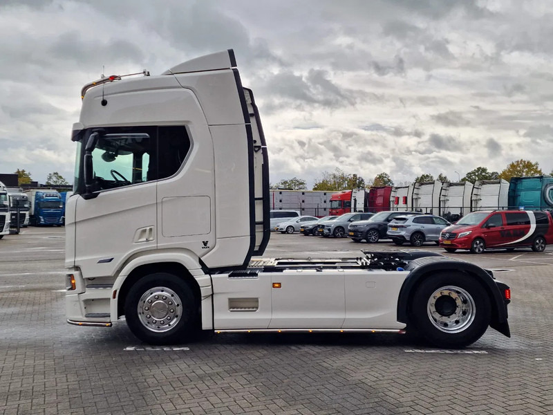 Scania R560 Highline 4x2 - Like new - Full spec - Facelift - Retarder - Night clima - Full air - Alloy wheels - Tractor: foto 4 Scania R560 Highline 4x2 - Like new - Full spec - Facelift - Retarder - Night clima - Full air - Alloy wheels - Tractor: foto 4