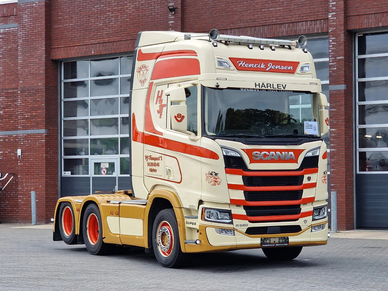 Scania R580 V8 NGS Highline 6x2 - PTO/Hydraulic - 2.95 WB - Retarder - Night clima - Custom interior - Tractor: foto 1 Scania R580 V8 NGS Highline 6x2 - PTO/Hydraulic - 2.95 WB - Retarder - Night clima - Custom interior - Tractor: foto 1