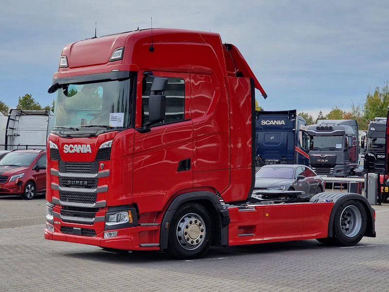 Scania S460 Highline 4x2 - Lowdeck - New - Retarder - Night clima - 2x tank - Led - Full spoiler - Tractor: foto 3 Scania S460 Highline 4x2 - Lowdeck - New - Retarder - Night clima - 2x tank - Led - Full spoiler - Tractor: foto 3