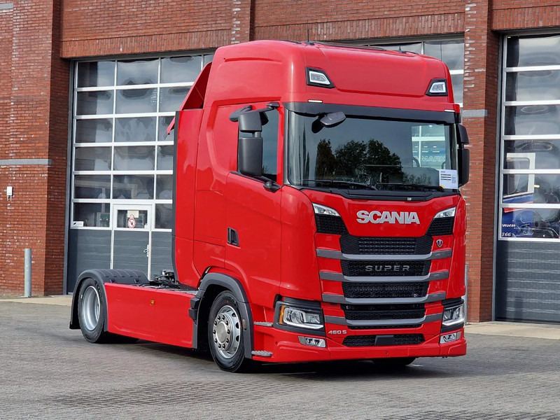 Scania S460 Highline 4x2 - Lowdeck - New - Retarder - Night clima - 2x tank - Led - Full spoiler - Tractor: foto 1 Scania S460 Highline 4x2 - Lowdeck - New - Retarder - Night clima - 2x tank - Led - Full spoiler - Tractor: foto 1