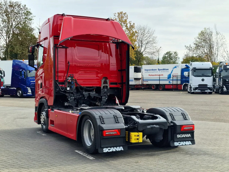 Scania S460 Highline 4x2 - Lowdeck - New - Retarder - Night clima - 2x tank - Led - Full spoiler - Tractor: foto 5 Scania S460 Highline 4x2 - Lowdeck - New - Retarder - Night clima - 2x tank - Led - Full spoiler - Tractor: foto 5