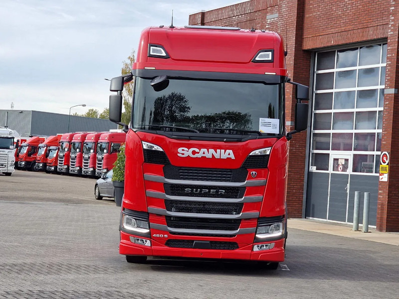Scania S460 Highline 4x2 - Lowdeck - New - Retarder - Night clima - 2x tank - Led - Full spoiler - Tractor: foto 2 Scania S460 Highline 4x2 - Lowdeck - New - Retarder - Night clima - 2x tank - Led - Full spoiler - Tractor: foto 2