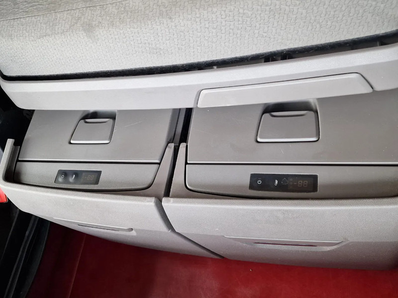 Tractor Scania S500 NGS Highline 4x2 - Retarder - Night clima - Full air - Custom interior - Full spoiler - 2 tank: foto 15