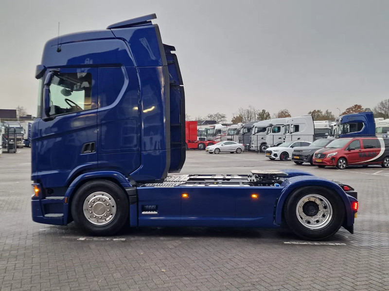 Scania S560 Highline 4x2 - Full spec - Retader - Night clima - Full air - Facelift - 2x tank - Tractor: foto 4 Scania S560 Highline 4x2 - Full spec - Retader - Night clima - Full air - Facelift - 2x tank - Tractor: foto 4