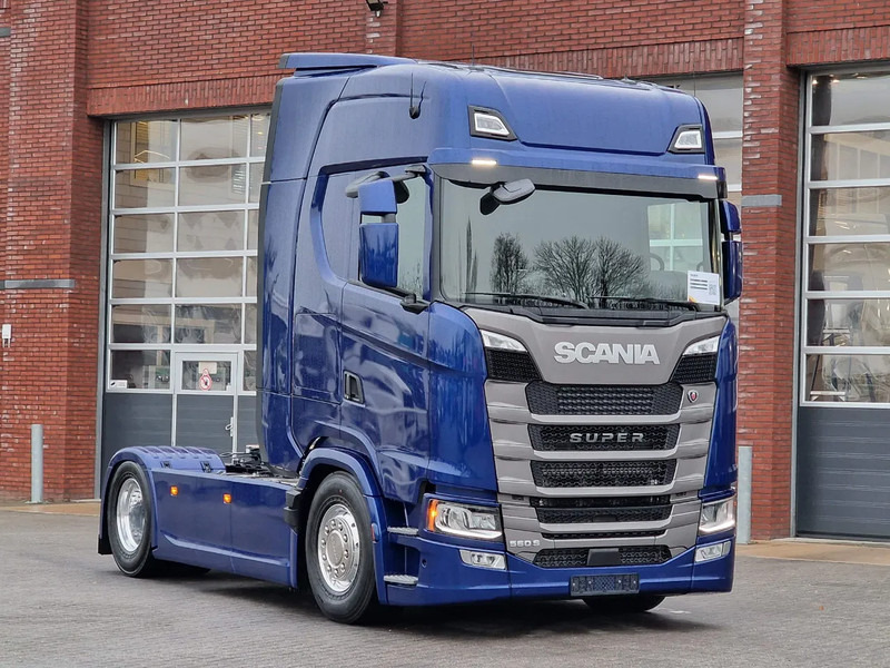 Scania S560 Highline 4x2 - Full spec - Retader - Night clima - Full air - Facelift - 2x tank - Tractor: foto 1 Scania S560 Highline 4x2 - Full spec - Retader - Night clima - Full air - Facelift - 2x tank - Tractor: foto 1