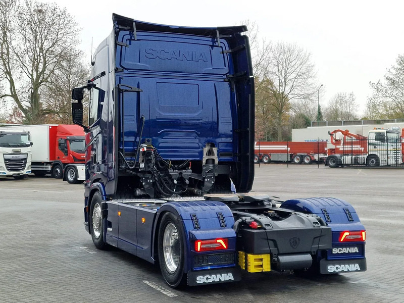 Scania S560 Highline 4x2 - Full spec - Retader - Night clima - Full air - Facelift - 2x tank - Tractor: foto 5 Scania S560 Highline 4x2 - Full spec - Retader - Night clima - Full air - Facelift - 2x tank - Tractor: foto 5