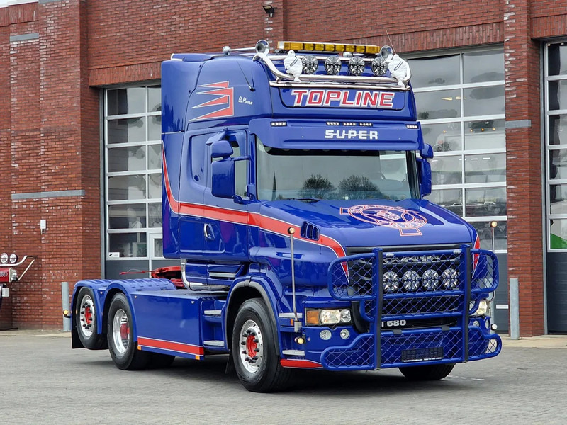 Scania T580 V8 Topline 6x2 - Original Scania Hauber / Torpedo - Manual gearbox - Show truck - Retarder - Tractor: foto 1 Scania T580 V8 Topline 6x2 - Original Scania Hauber / Torpedo - Manual gearbox - Show truck - Retarder - Tractor: foto 1