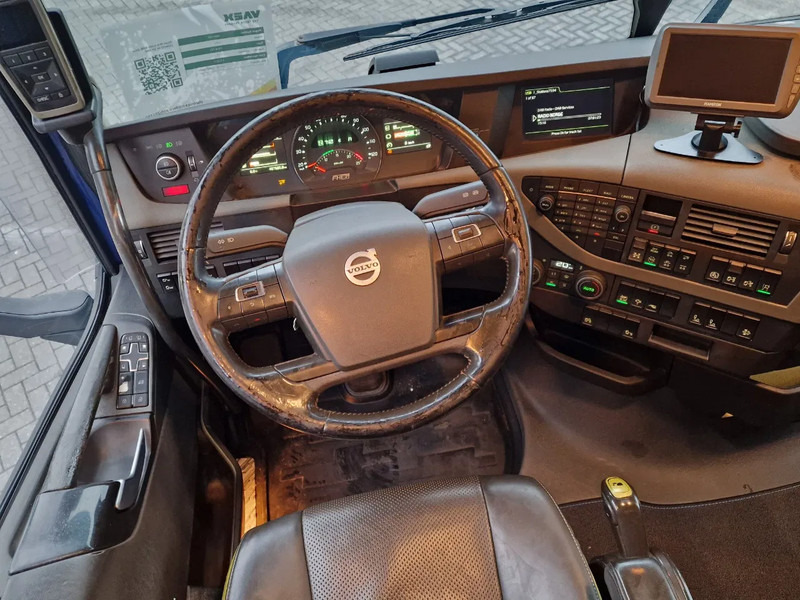 Tractor Volvo FH 16.750 Globetrotter 6x4 - Lift axle - HUB reduction - PTO/Hydraulic - 3.40 WB: foto 12 Tractor Volvo FH 16.750 Globetrotter 6x4 - Lift axle - HUB reduction - PTO/Hydraulic - 3.40 WB: foto 12