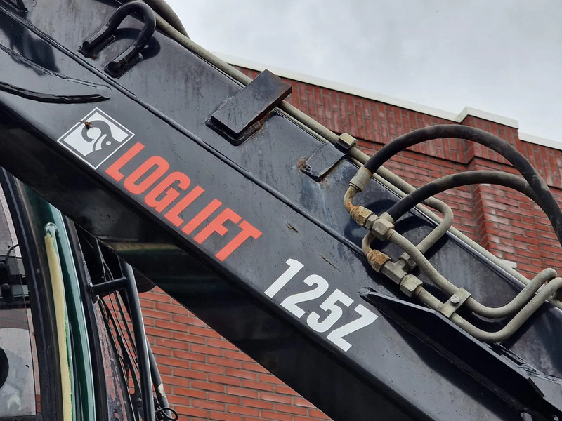 Camião de transporte de madeira, Camião grua Volvo FH 13.540 6x4 - HIAB / Loglift F125Z 80 Crane - Krane - Grua year 2019: foto 15