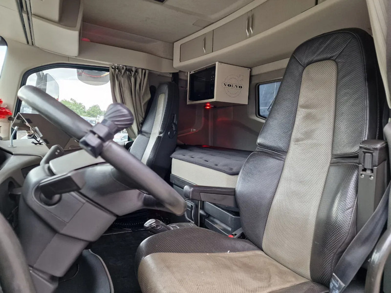 Camião de transporte de madeira, Camião grua Volvo FH 13.540 6x4 - HIAB / Loglift F125Z 80 Crane - Krane - Grua year 2019: foto 12