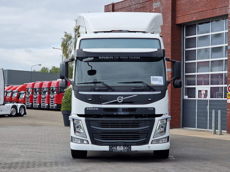 Volvo FM 380 Globetrotter 6x2 Chassis - Loadlift - 4.90 WB - Full air - Low KM - Camião chassi: foto 2 Volvo FM 380 Globetrotter 6x2 Chassis - Loadlift - 4.90 WB - Full air - Low KM - Camião chassi: foto 2