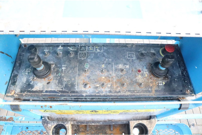 Plataforma articulada Genie S-80 J | 26.5 METER | 300 KG | LOW HOURS: foto 11 Plataforma articulada Genie S-80 J | 26.5 METER | 300 KG | LOW HOURS: foto 11