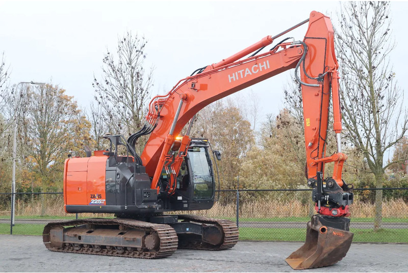 Hitachi ZX225 USRLC-6 | ROTOTILT | 3X BUCKET | TOPCON 3D MC GPS - Escavadora de rastos: foto 5 Hitachi ZX225 USRLC-6 | ROTOTILT | 3X BUCKET | TOPCON 3D MC GPS - Escavadora de rastos: foto 5