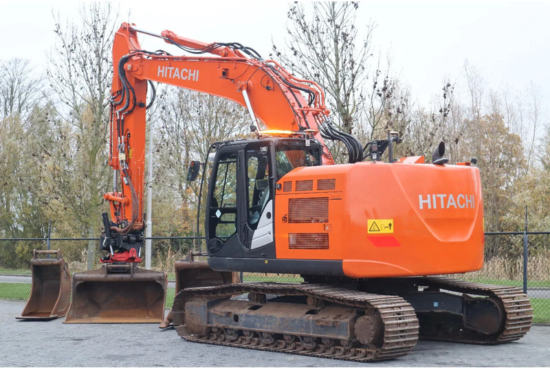 Hitachi ZX225 USRLC-6 | ROTOTILT | 3X BUCKET | TOPCON 3D MC GPS - Escavadora de rastos: foto 3 Hitachi ZX225 USRLC-6 | ROTOTILT | 3X BUCKET | TOPCON 3D MC GPS - Escavadora de rastos: foto 3
