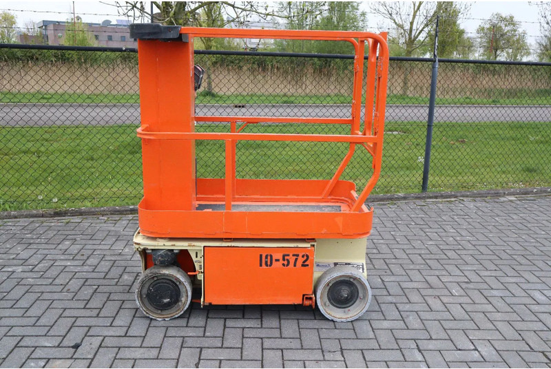 JLG 1230 ES | 5.6 METER | 230 KG - Plataforma aérea: foto 4 JLG 1230 ES | 5.6 METER | 230 KG - Plataforma aérea: foto 4