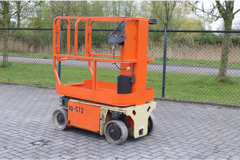 JLG 1230 ES | 5.6 METER | 230 KG - Plataforma aérea: foto 3 JLG 1230 ES | 5.6 METER | 230 KG - Plataforma aérea: foto 3
