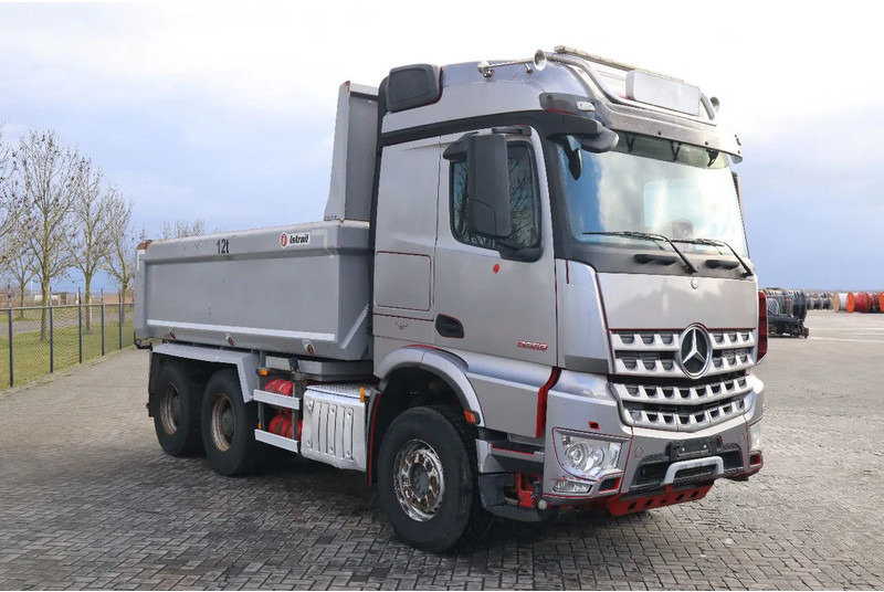 Mercedes-Benz Arocs 2658 2858 | 6X4 EURO 6 BIG AXLES | RETARDER | ENGINE PROBLEM - Camião basculante: foto 3 Mercedes-Benz Arocs 2658 2858 | 6X4 EURO 6 BIG AXLES | RETARDER | ENGINE PROBLEM - Camião basculante: foto 3