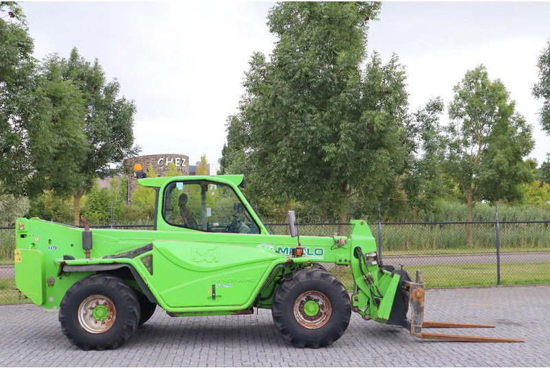 Merlo P72.10 | HYDR FORKS | 7.2 TON | 10 METER - Empilhador telescópico: foto 4 Merlo P72.10 | HYDR FORKS | 7.2 TON | 10 METER - Empilhador telescópico: foto 4