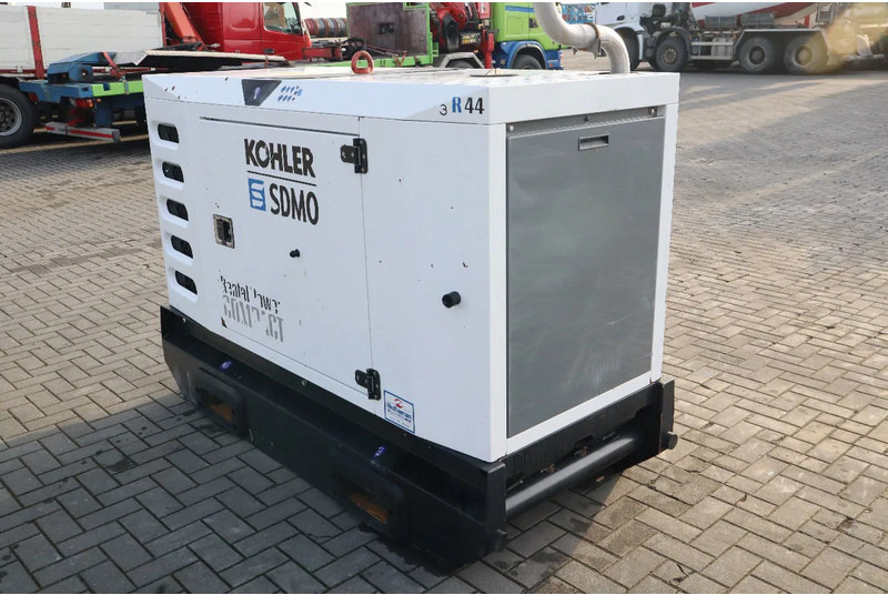SDMO R44C3 | 44 KVA | GOOD WORKING - Gerador elétrico: foto 4 SDMO R44C3 | 44 KVA | GOOD WORKING - Gerador elétrico: foto 4