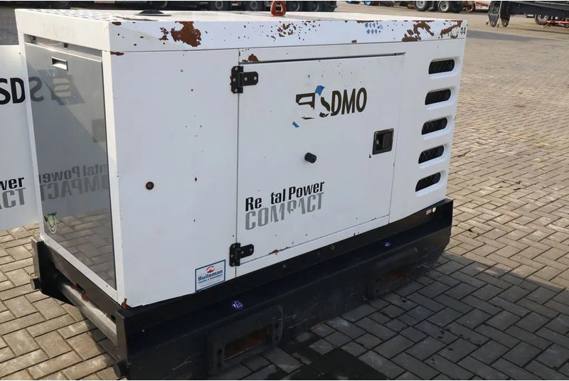 SDMO R44C3 | 44 KVA | GOOD WORKING - Gerador elétrico: foto 5 SDMO R44C3 | 44 KVA | GOOD WORKING - Gerador elétrico: foto 5
