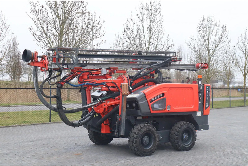 Sandvik 2 PIECES COMMANDO DC 300 RI S5 | ONLY 470 DRILLING HOURS - Máquina de perfuração: foto 5 Sandvik 2 PIECES COMMANDO DC 300 RI S5 | ONLY 470 DRILLING HOURS - Máquina de perfuração: foto 5
