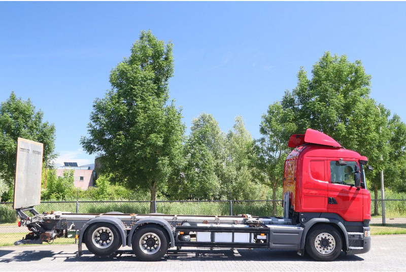Scania R580 V8 | 6X2 | BDF | RETARDER | TAILLIFT | EURO 6 - Camião transportador de contêineres/ Caixa móvel: foto 4 Scania R580 V8 | 6X2 | BDF | RETARDER | TAILLIFT | EURO 6 - Camião transportador de contêineres/ Caixa móvel: foto 4
