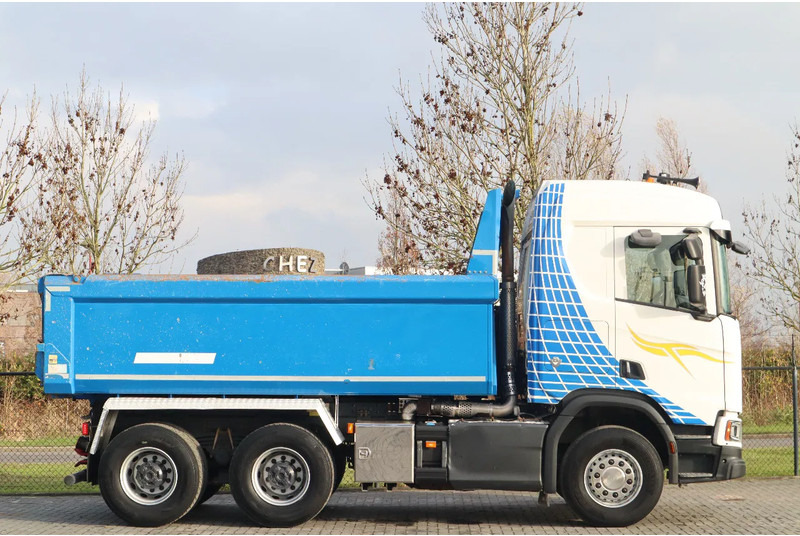 Scania R580 V8 NGS | 6X4 | FULL STEEL | BIG AXLES | RETARDER | EURO 6 - Camião basculante: foto 3 Scania R580 V8 NGS | 6X4 | FULL STEEL | BIG AXLES | RETARDER | EURO 6 - Camião basculante: foto 3
