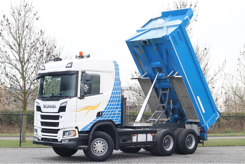 Scania R580 V8 NGS | 6X4 | FULL STEEL | BIG AXLES | RETARDER | EURO 6 - Camião basculante: foto 1 Scania R580 V8 NGS | 6X4 | FULL STEEL | BIG AXLES | RETARDER | EURO 6 - Camião basculante: foto 1