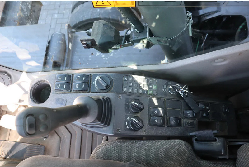 Manipulador de material Volvo EW160C | EW 160 C | LIFT CAB | DOZERBLADE | QUICK COUPLER: foto 17 Manipulador de material Volvo EW160C | EW 160 C | LIFT CAB | DOZERBLADE | QUICK COUPLER: foto 17