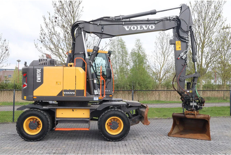 Volvo EWR 170 E | ROTOTILT | BUCKET | DOZERBLADE | TRAILER HYDR - Escavadeira de rodas: foto 4 Volvo EWR 170 E | ROTOTILT | BUCKET | DOZERBLADE | TRAILER HYDR - Escavadeira de rodas: foto 4
