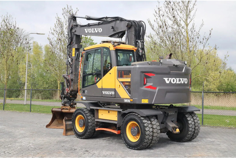 Volvo EWR 170 E | ROTOTILT | BUCKET | DOZERBLADE | TRAILER HYDR - Escavadeira de rodas: foto 3 Volvo EWR 170 E | ROTOTILT | BUCKET | DOZERBLADE | TRAILER HYDR - Escavadeira de rodas: foto 3