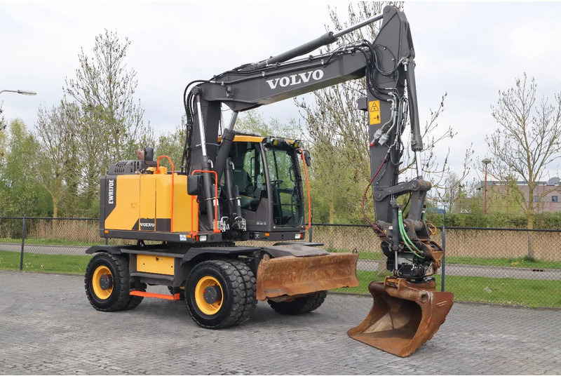 Volvo EWR 170 E | ROTOTILT | BUCKET | DOZERBLADE | TRAILER HYDR - Escavadeira de rodas: foto 5 Volvo EWR 170 E | ROTOTILT | BUCKET | DOZERBLADE | TRAILER HYDR - Escavadeira de rodas: foto 5
