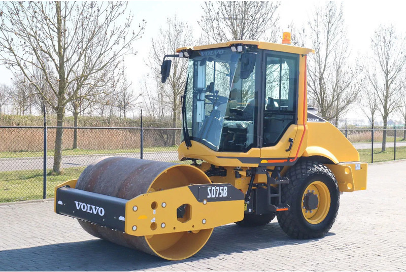 Volvo SD75B | SD 75 B | NEW / UNUSED | 1 YEAR WARRANTY - Compactador de asfalto: foto 2 Volvo SD75B | SD 75 B | NEW / UNUSED | 1 YEAR WARRANTY - Compactador de asfalto: foto 2