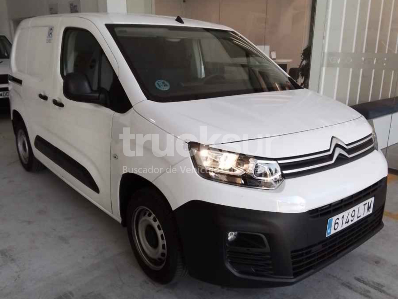 CITROEN BERLINGO IR - Carrinha de contentor: foto 2 CITROEN BERLINGO IR - Carrinha de contentor: foto 2