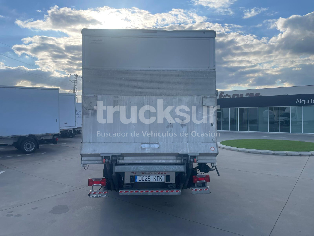 IVECO 72C18 P/E - Camião furgão: foto 4 IVECO 72C18 P/E - Camião furgão: foto 4