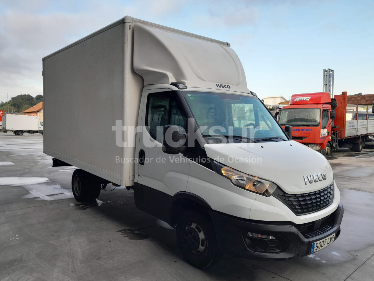 IVECO DAILY 35C16H - Carrinha de contentor: foto 2 IVECO DAILY 35C16H - Carrinha de contentor: foto 2