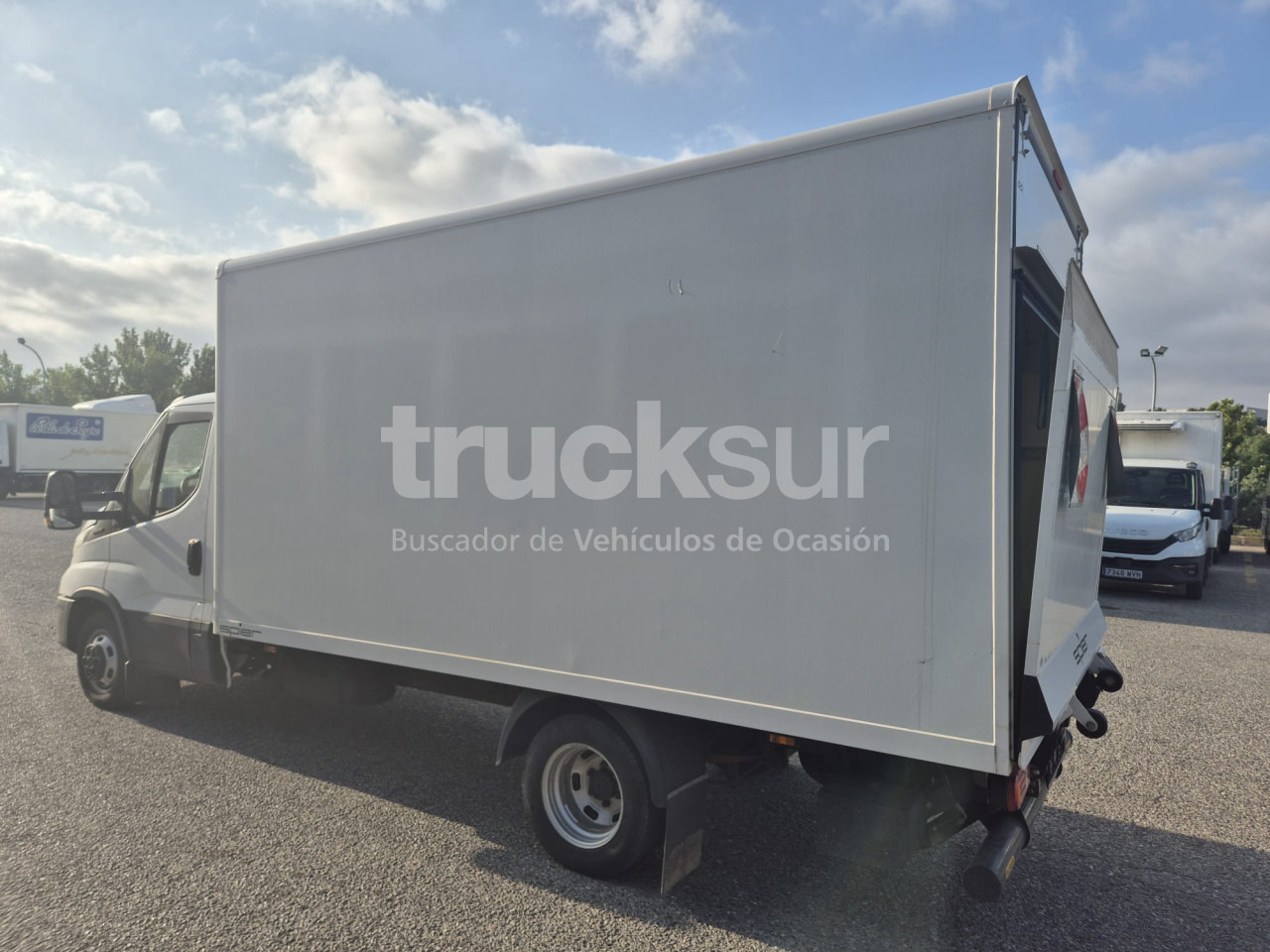 IVECO DAILY 35C16H - Carrinha de contentor: foto 4 IVECO DAILY 35C16H - Carrinha de contentor: foto 4