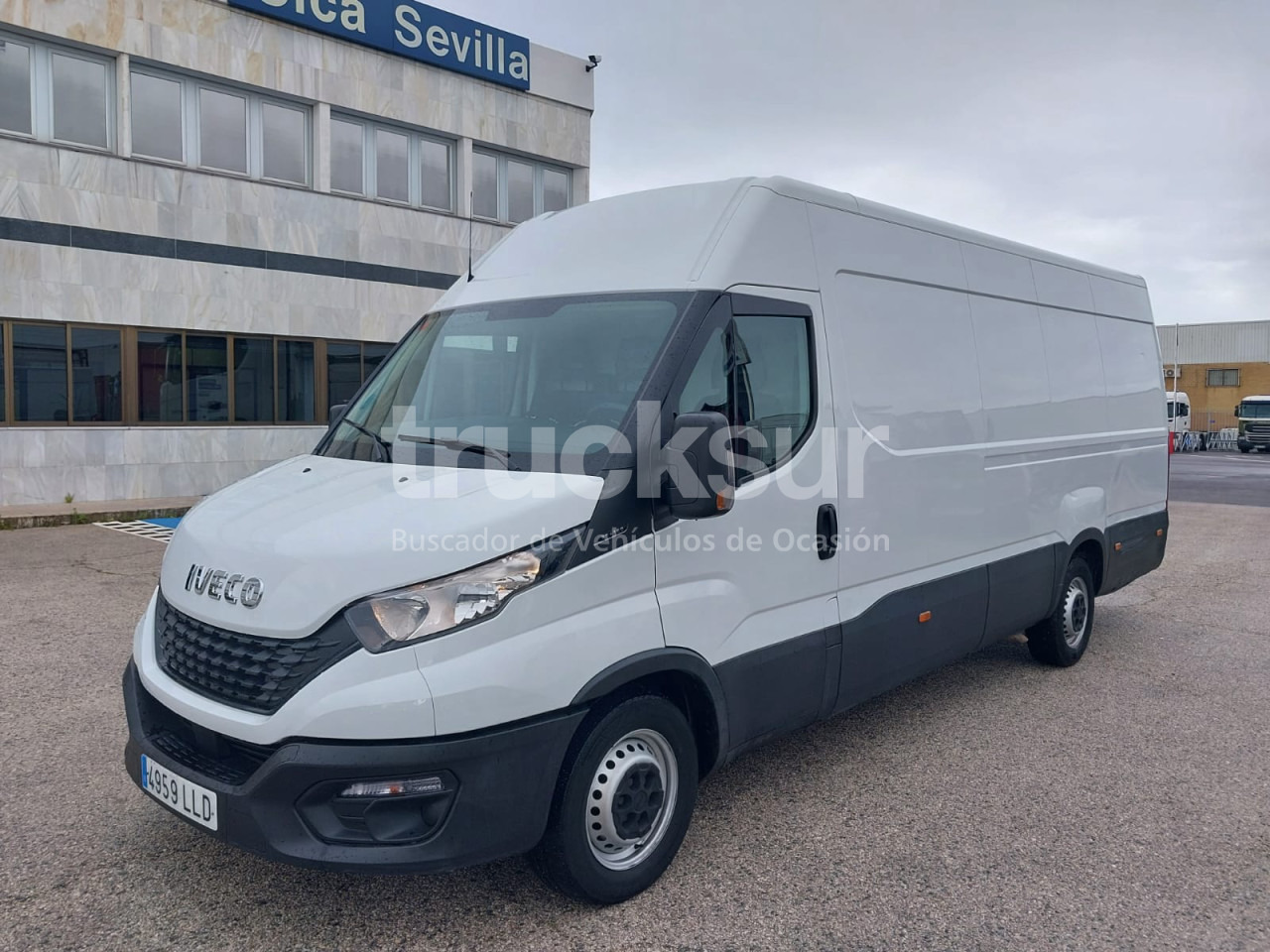 IVECO DAILY 35S16 - Carrinha de contentor: foto 1 IVECO DAILY 35S16 - Carrinha de contentor: foto 1