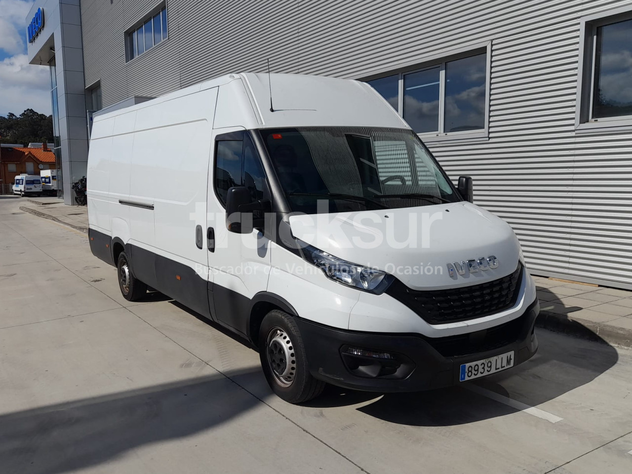 IVECO DAILY 35S16 - Carrinha de contentor: foto 2 IVECO DAILY 35S16 - Carrinha de contentor: foto 2