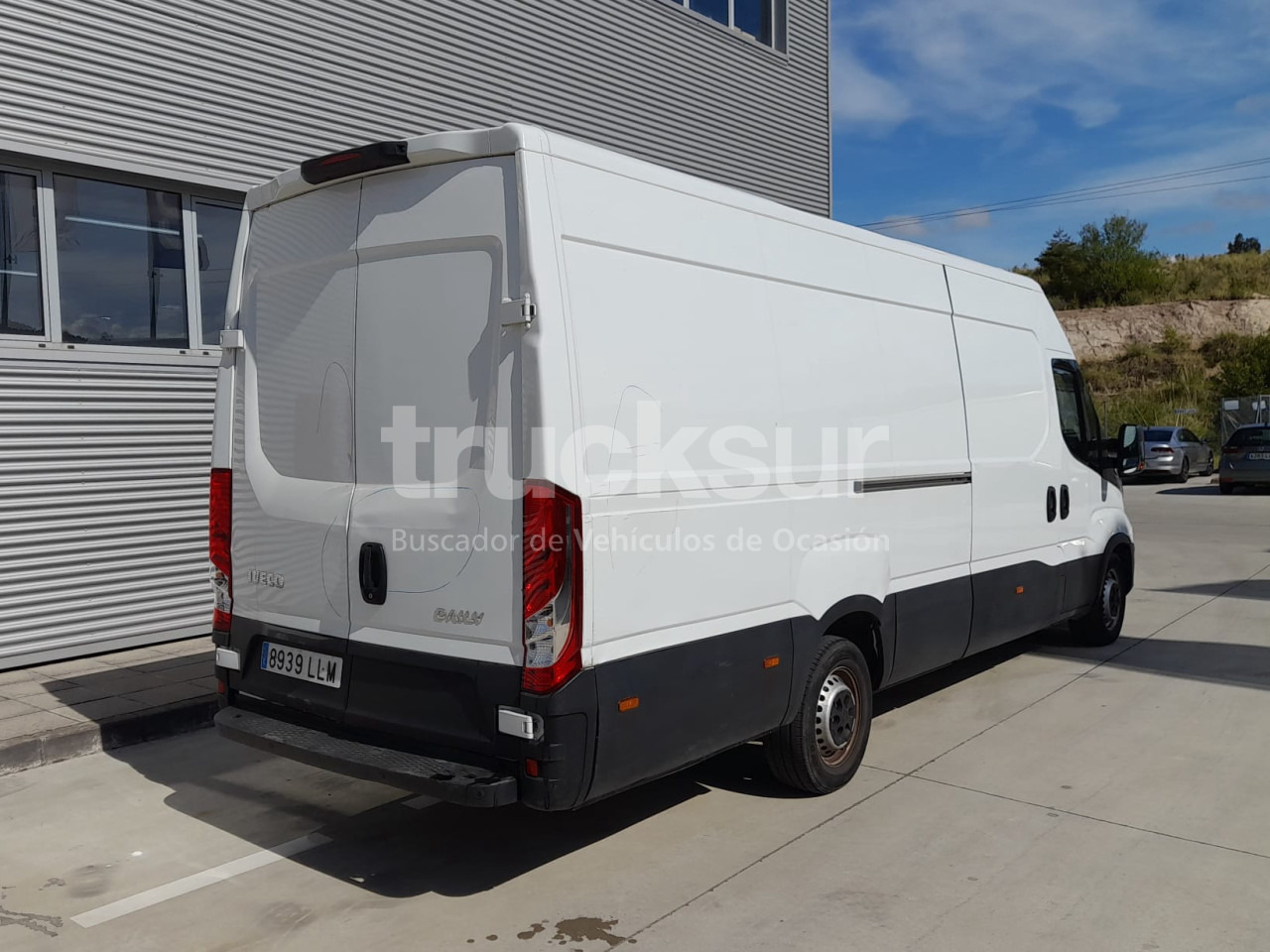 IVECO DAILY 35S16 - Carrinha de contentor: foto 4 IVECO DAILY 35S16 - Carrinha de contentor: foto 4