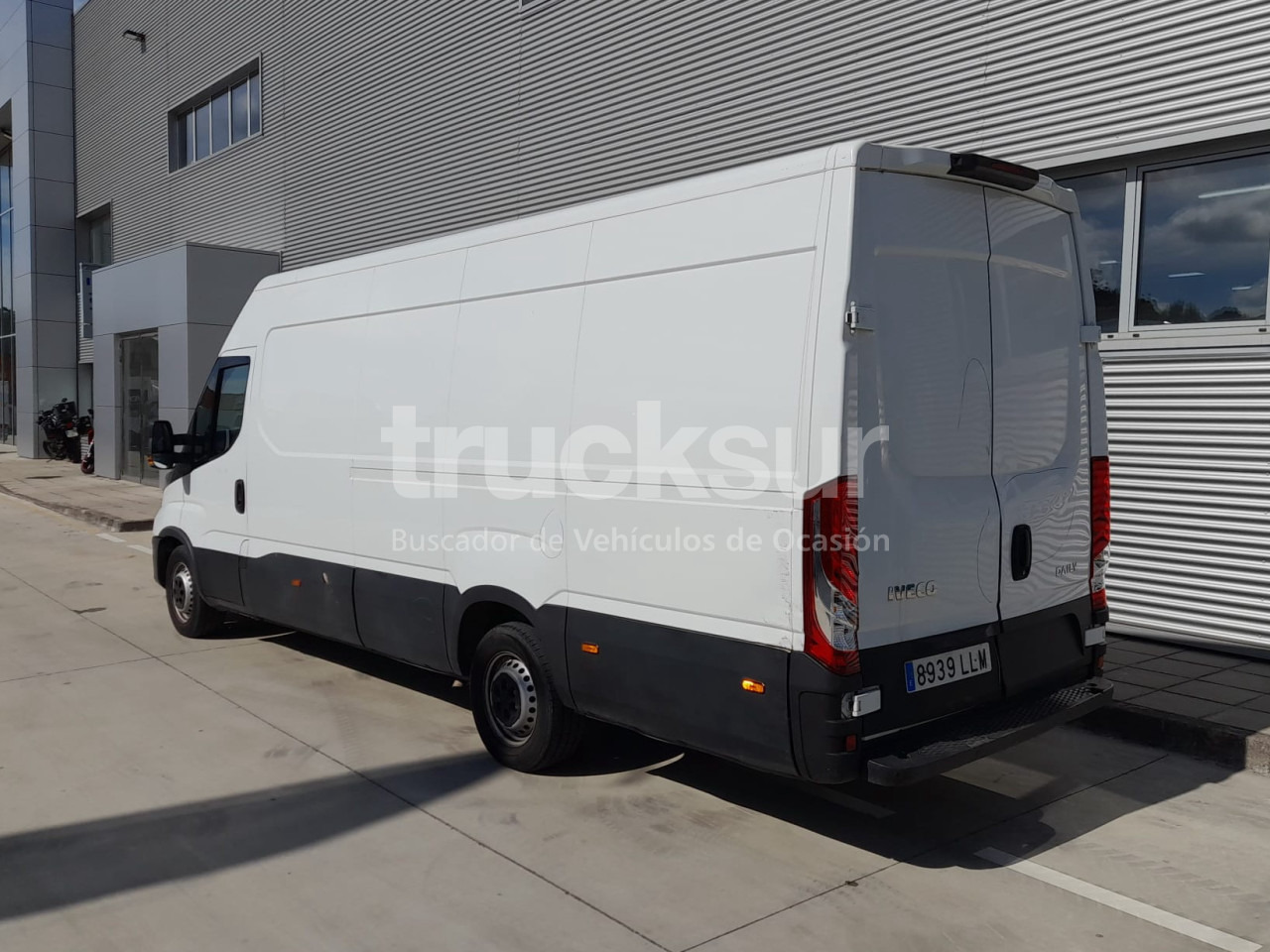 IVECO DAILY 35S16 - Carrinha de contentor: foto 3 IVECO DAILY 35S16 - Carrinha de contentor: foto 3