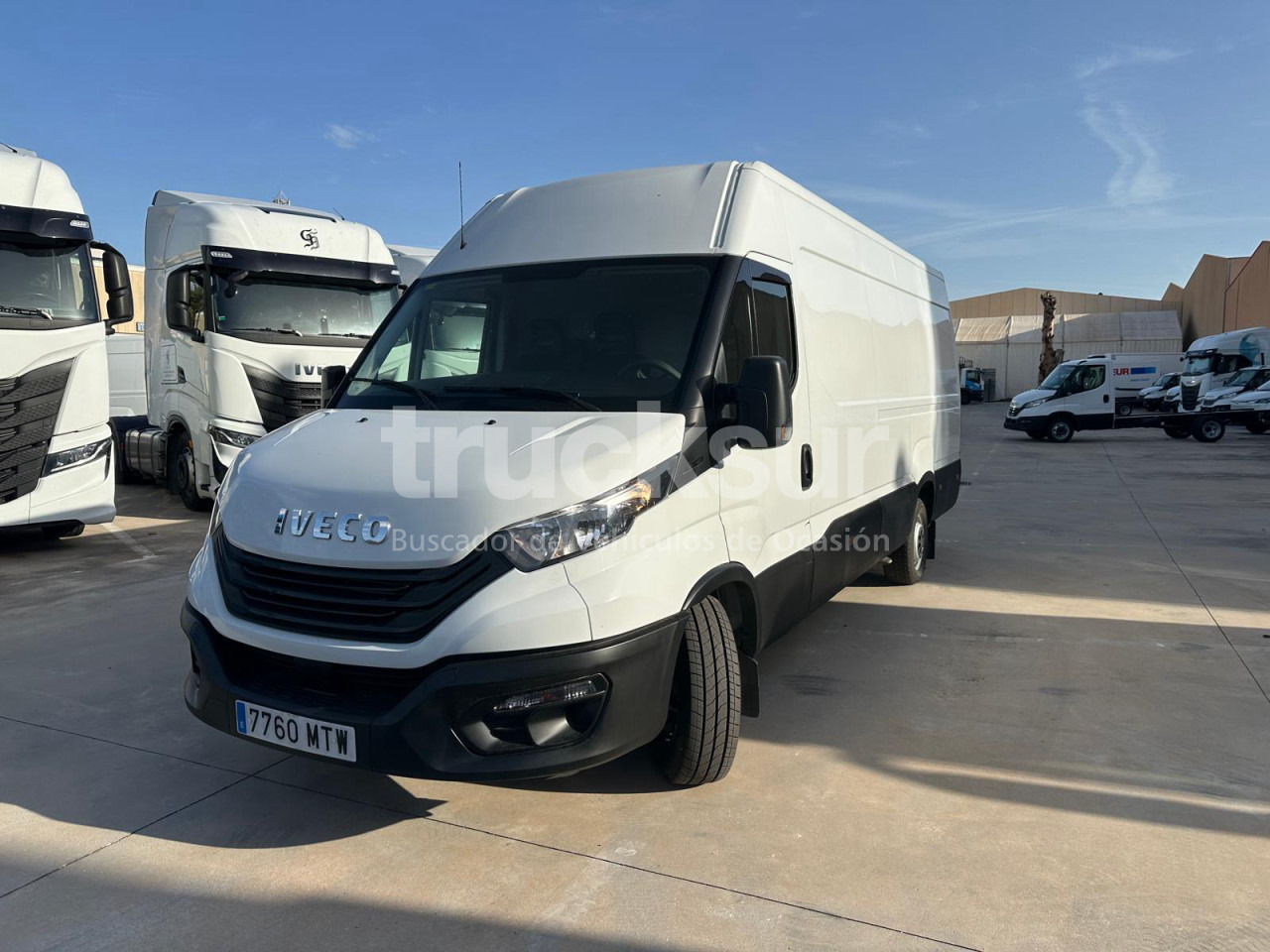 IVECO DAILY 35S16 F 16M3 - Carrinha de contentor: foto 1 IVECO DAILY 35S16 F 16M3 - Carrinha de contentor: foto 1