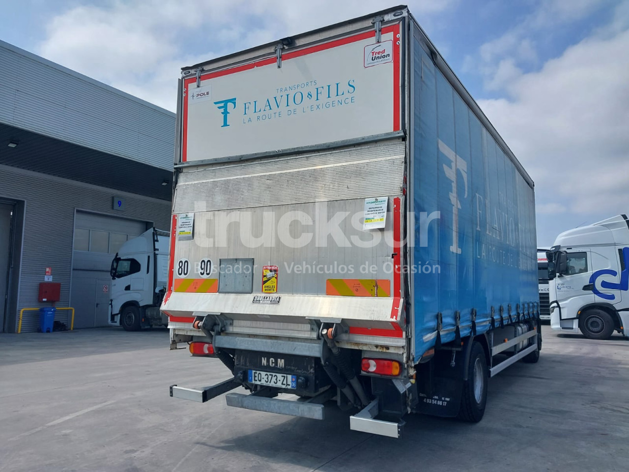 IVECO EUROCARGO ML160-250 - Camião de lona: foto 3 IVECO EUROCARGO ML160-250 - Camião de lona: foto 3
