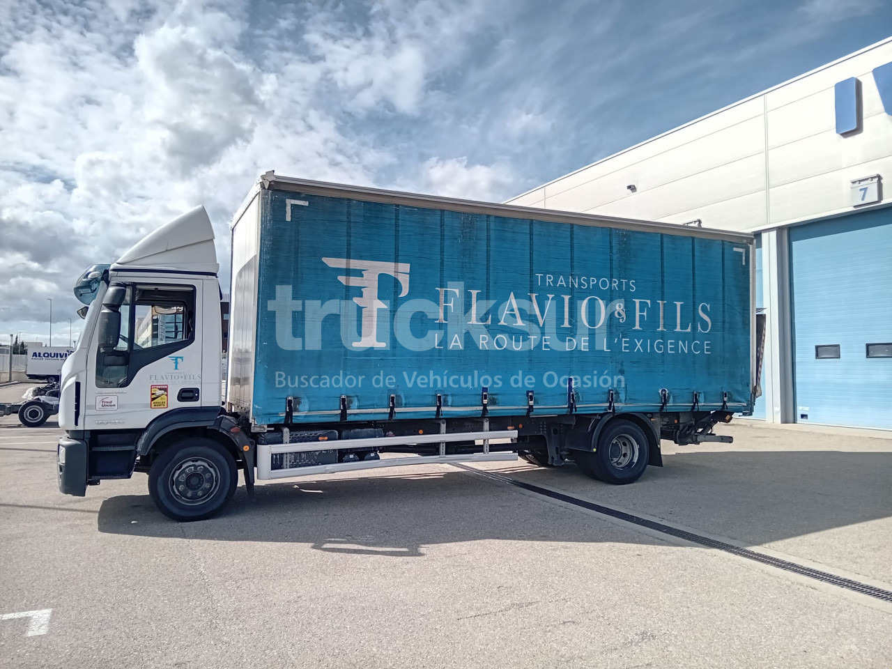 IVECO EUROCARGO ML160-250 - Camião de lona: foto 3 IVECO EUROCARGO ML160-250 - Camião de lona: foto 3