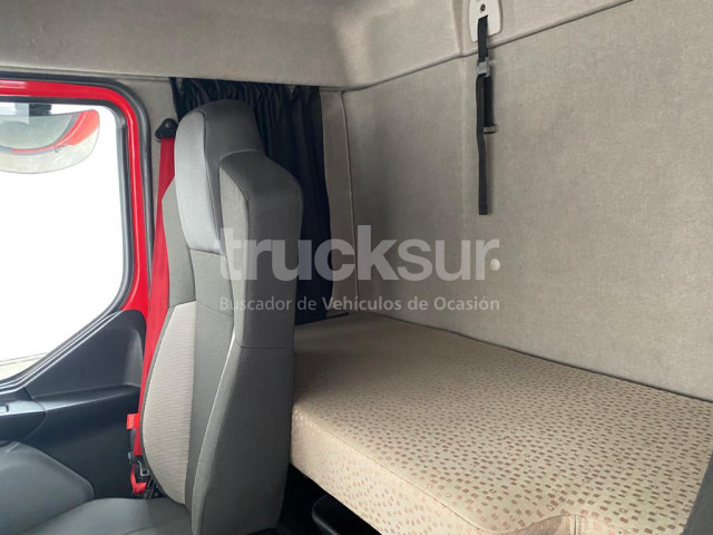 Camião de lona RENAULT D12.250: foto 11