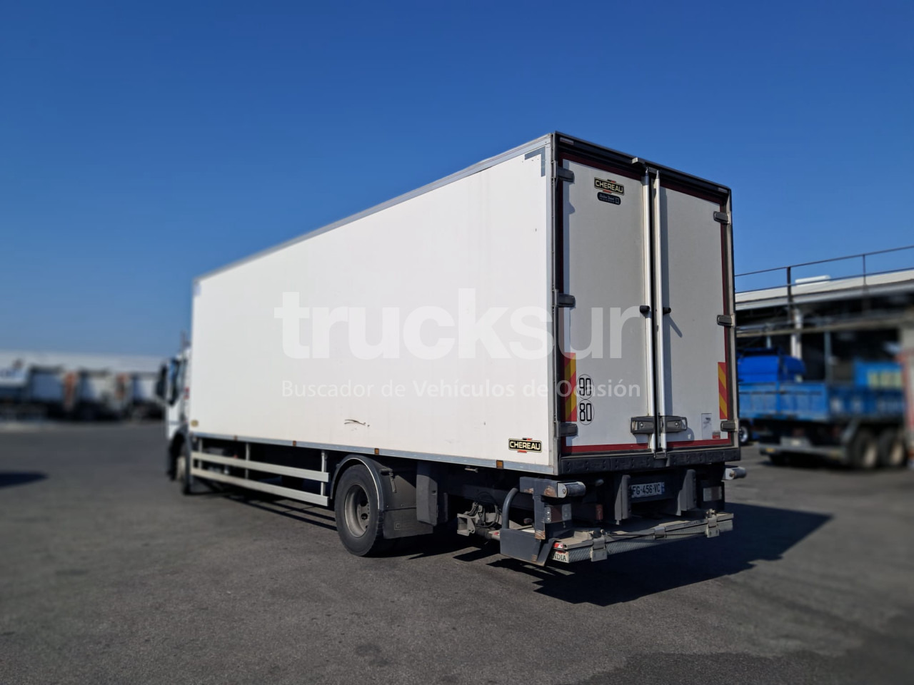 RENAULT D320.18 - Camião frigorífico: foto 4 RENAULT D320.18 - Camião frigorífico: foto 4